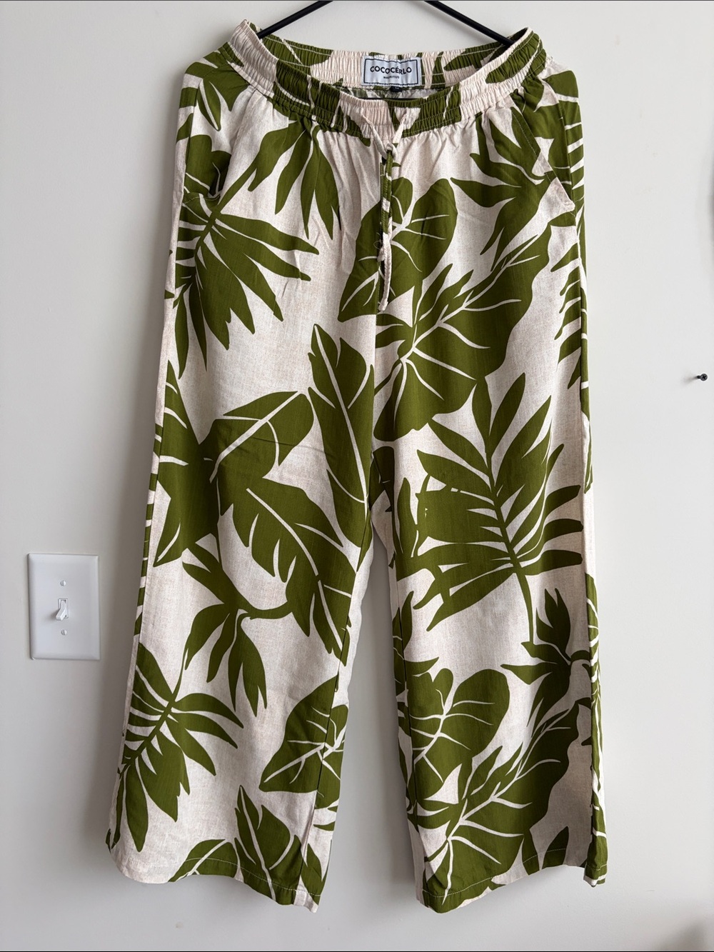 Cotton Leaf Print Wide-Leg Pants - size M